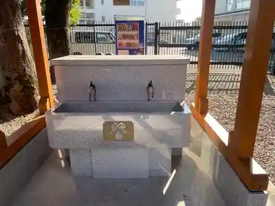 於菊稲荷神社の手水舎