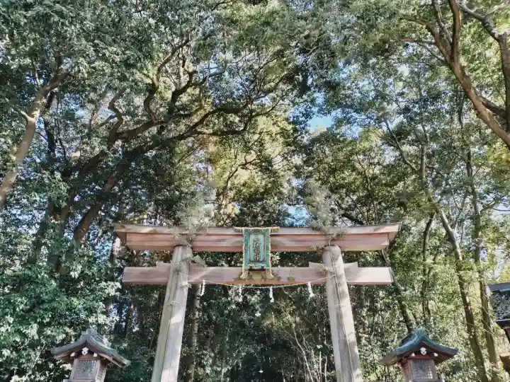 大神神社の{uncategorized: "未分類", other: "その他", undefined: "問題あり", building: "その他建物", grave: "お墓", sacred_gate: "鳥居", guardian: "狛犬", statue: "像", buddha: "仏像", history: "歴史", nature: "自然", garden: "庭園", animal: "動物", pagoda: "塔", temizu: "手水舎", mountain_gate: "山門・神門", sanctuary: "本殿・本堂", subordinate: "末社・摂社", art: "芸術", scenery: "景色", jizo: "地蔵", ema: "絵馬", goshuin: "御朱印", omikuji: "おみくじ", items: "授与品その他", amulet: "お守り", goshuincho: "御朱印帳", eats: "食事", festival: "お祭り", votive_dance: "神楽", shichigosan: "七五三参", wedding: "結婚式", experience: "体験その他", initially: "初詣", around: "周辺", anti_infection: "感染症対策"}