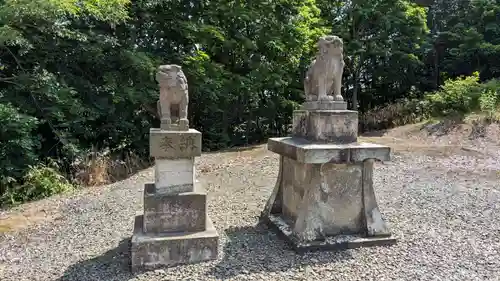 温根別神社の狛犬