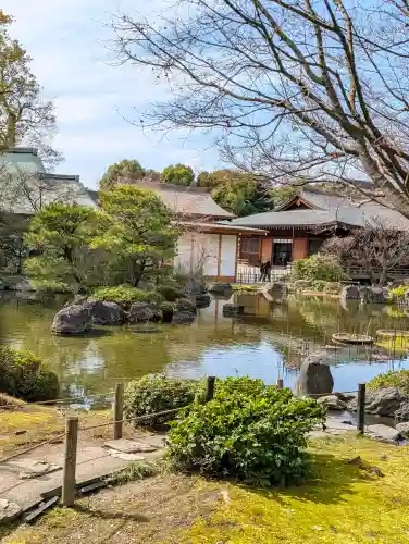 城南宮の{uncategorized: "未分類", other: "その他", undefined: "問題あり", building: "その他建物", grave: "お墓", sacred_gate: "鳥居", guardian: "狛犬", statue: "像", buddha: "仏像", history: "歴史", nature: "自然", garden: "庭園", animal: "動物", pagoda: "塔", temizu: "手水舎", mountain_gate: "山門・神門", sanctuary: "本殿・本堂", subordinate: "末社・摂社", art: "芸術", scenery: "景色", jizo: "地蔵", ema: "絵馬", goshuin: "御朱印", omikuji: "おみくじ", items: "授与品その他", amulet: "お守り", goshuincho: "御朱印帳", eats: "食事", festival: "お祭り", votive_dance: "神楽", shichigosan: "七五三参", wedding: "結婚式", experience: "体験その他", initially: "初詣", around: "周辺", anti_infection: "感染症対策"}