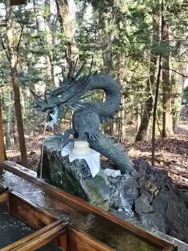 新屋山神社(山梨県)