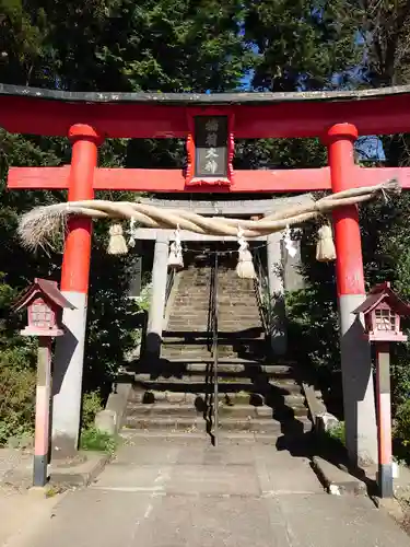 烏子稲荷神社の鳥居