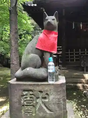 四合稲荷神社の狛犬