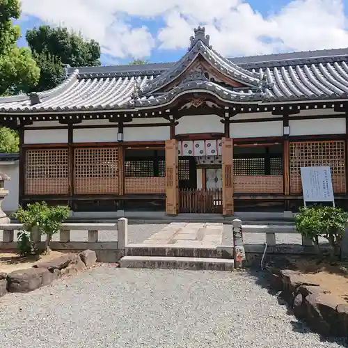 泉井上神社の本殿