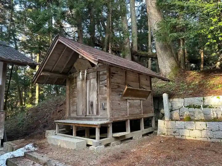 湯野神社の{uncategorized: "未分類", other: "その他", undefined: "問題あり", building: "その他建物", grave: "お墓", sacred_gate: "鳥居", guardian: "狛犬", statue: "像", buddha: "仏像", history: "歴史", nature: "自然", garden: "庭園", animal: "動物", pagoda: "塔", temizu: "手水舎", mountain_gate: "山門・神門", sanctuary: "本殿・本堂", subordinate: "末社・摂社", art: "芸術", scenery: "景色", jizo: "地蔵", ema: "絵馬", goshuin: "御朱印", omikuji: "おみくじ", items: "授与品その他", amulet: "お守り", goshuincho: "御朱印帳", eats: "食事", festival: "お祭り", votive_dance: "神楽", shichigosan: "七五三参", wedding: "結婚式", experience: "体験その他", initially: "初詣", around: "周辺", anti_infection: "感染症対策"}