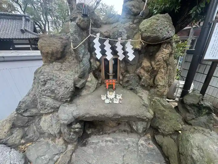 葛西神社の{uncategorized: "未分類", other: "その他", undefined: "問題あり", building: "その他建物", grave: "お墓", sacred_gate: "鳥居", guardian: "狛犬", statue: "像", buddha: "仏像", history: "歴史", nature: "自然", garden: "庭園", animal: "動物", pagoda: "塔", temizu: "手水舎", mountain_gate: "山門・神門", sanctuary: "本殿・本堂", subordinate: "末社・摂社", art: "芸術", scenery: "景色", jizo: "地蔵", ema: "絵馬", goshuin: "御朱印", omikuji: "おみくじ", items: "授与品その他", amulet: "お守り", goshuincho: "御朱印帳", eats: "食事", festival: "お祭り", votive_dance: "神楽", shichigosan: "七五三参", wedding: "結婚式", experience: "体験その他", initially: "初詣", around: "周辺", anti_infection: "感染症対策"}