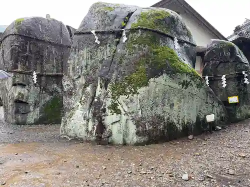 三ツ石神社の建物その他