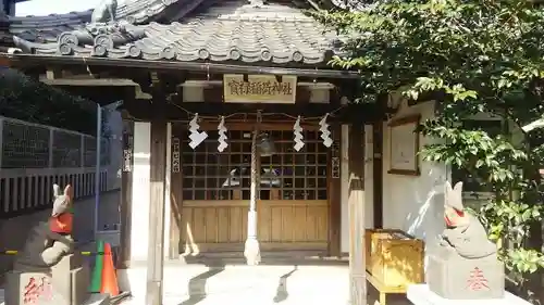 稲荷神社の本殿