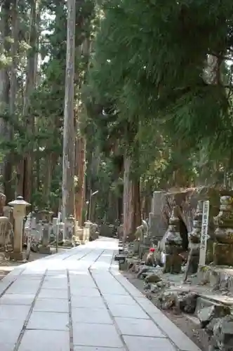 高野山金剛峯寺奥の院の建物その他