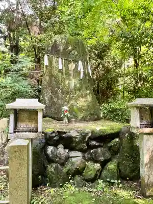 月日之宮本宮の{uncategorized: "未分類", other: "その他", undefined: "問題あり", building: "その他建物", grave: "お墓", sacred_gate: "鳥居", guardian: "狛犬", statue: "像", buddha: "仏像", history: "歴史", nature: "自然", garden: "庭園", animal: "動物", pagoda: "塔", temizu: "手水舎", mountain_gate: "山門・神門", sanctuary: "本殿・本堂", subordinate: "末社・摂社", art: "芸術", scenery: "景色", jizo: "地蔵", ema: "絵馬", goshuin: "御朱印", omikuji: "おみくじ", items: "授与品その他", amulet: "お守り", goshuincho: "御朱印帳", eats: "食事", festival: "お祭り", votive_dance: "神楽", shichigosan: "七五三参", wedding: "結婚式", experience: "体験その他", initially: "初詣", around: "周辺", anti_infection: "感染症対策"}
