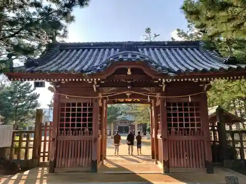 石清水神社の山門