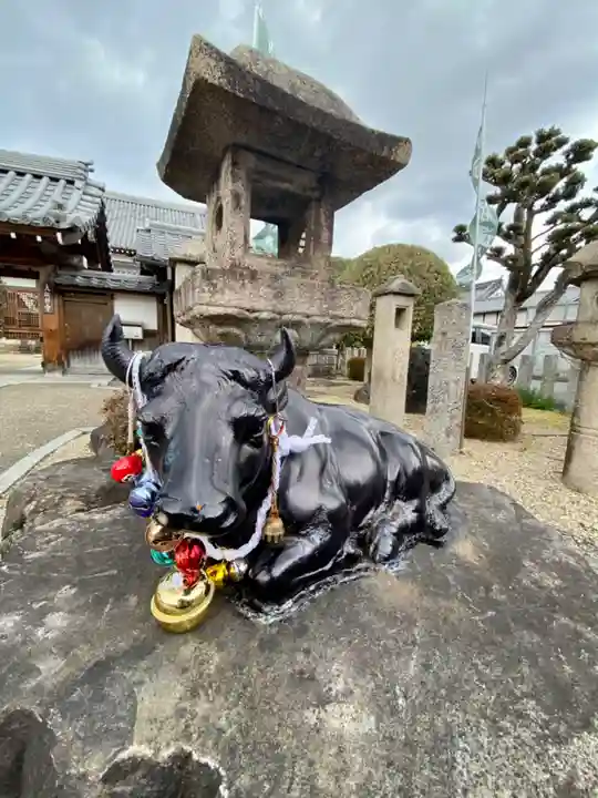 神牛石神社の像