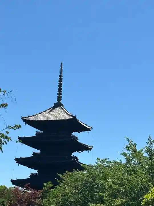 東寺(教王護国寺)の{uncategorized: "未分類", other: "その他", undefined: "問題あり", building: "その他建物", grave: "お墓", sacred_gate: "鳥居", guardian: "狛犬", statue: "像", buddha: "仏像", history: "歴史", nature: "自然", garden: "庭園", animal: "動物", pagoda: "塔", temizu: "手水舎", mountain_gate: "山門・神門", sanctuary: "本殿・本堂", subordinate: "末社・摂社", art: "芸術", scenery: "景色", jizo: "地蔵", ema: "絵馬", goshuin: "御朱印", omikuji: "おみくじ", items: "授与品その他", amulet: "お守り", goshuincho: "御朱印帳", eats: "食事", festival: "お祭り", votive_dance: "神楽", shichigosan: "七五三参", wedding: "結婚式", experience: "体験その他", initially: "初詣", around: "周辺", anti_infection: "感染症対策"}