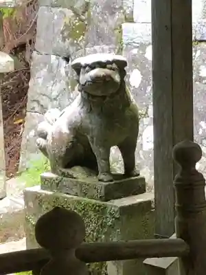 住吉神社の{uncategorized: "未分類", other: "その他", undefined: "問題あり", building: "その他建物", grave: "お墓", sacred_gate: "鳥居", guardian: "狛犬", statue: "像", buddha: "仏像", history: "歴史", nature: "自然", garden: "庭園", animal: "動物", pagoda: "塔", temizu: "手水舎", mountain_gate: "山門・神門", sanctuary: "本殿・本堂", subordinate: "末社・摂社", art: "芸術", scenery: "景色", jizo: "地蔵", ema: "絵馬", goshuin: "御朱印", omikuji: "おみくじ", items: "授与品その他", amulet: "お守り", goshuincho: "御朱印帳", eats: "食事", festival: "お祭り", votive_dance: "神楽", shichigosan: "七五三参", wedding: "結婚式", experience: "体験その他", initially: "初詣", around: "周辺", anti_infection: "感染症対策"}
