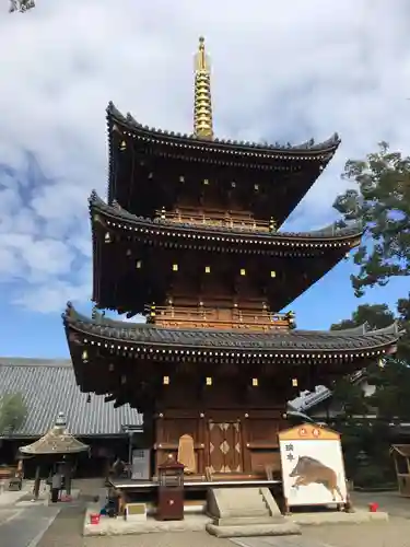 法楽寺の塔