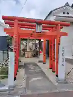 簗瀬稲荷神社の{uncategorized: "未分類", other: "その他", undefined: "問題あり", building: "その他建物", grave: "お墓", sacred_gate: "鳥居", guardian: "狛犬", statue: "像", buddha: "仏像", history: "歴史", nature: "自然", garden: "庭園", animal: "動物", pagoda: "塔", temizu: "手水舎", mountain_gate: "山門・神門", sanctuary: "本殿・本堂", subordinate: "末社・摂社", art: "芸術", scenery: "景色", jizo: "地蔵", ema: "絵馬", goshuin: "御朱印", omikuji: "おみくじ", items: "授与品その他", amulet: "お守り", goshuincho: "御朱印帳", eats: "食事", festival: "お祭り", votive_dance: "神楽", shichigosan: "七五三参", wedding: "結婚式", experience: "体験その他", initially: "初詣", around: "周辺", anti_infection: "感染症対策"}