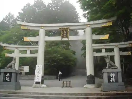 三峯神社の鳥居