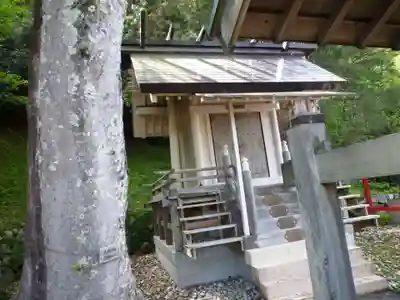烏止野神社の本殿・本堂