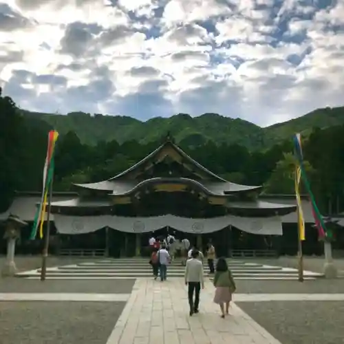 彌彦神社の本殿