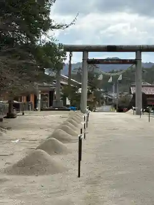 比沼麻奈為神社の{uncategorized: "未分類", other: "その他", undefined: "問題あり", building: "その他建物", grave: "お墓", sacred_gate: "鳥居", guardian: "狛犬", statue: "像", buddha: "仏像", history: "歴史", nature: "自然", garden: "庭園", animal: "動物", pagoda: "塔", temizu: "手水舎", mountain_gate: "山門・神門", sanctuary: "本殿・本堂", subordinate: "末社・摂社", art: "芸術", scenery: "景色", jizo: "地蔵", ema: "絵馬", goshuin: "御朱印", omikuji: "おみくじ", items: "授与品その他", amulet: "お守り", goshuincho: "御朱印帳", eats: "食事", festival: "お祭り", votive_dance: "神楽", shichigosan: "七五三参", wedding: "結婚式", experience: "体験その他", initially: "初詣", around: "周辺", anti_infection: "感染症対策"}