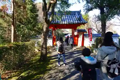 悲田院の山門・神門