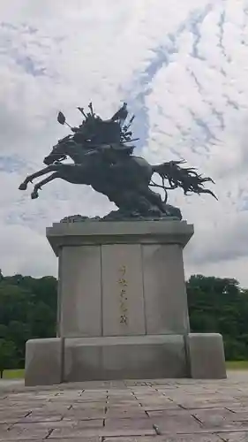 菊池神社の像