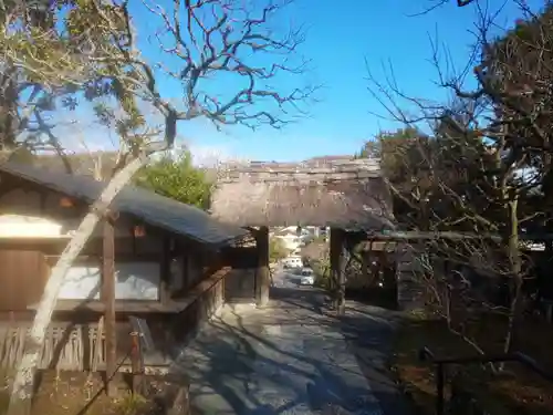 東慶寺の山門・神門