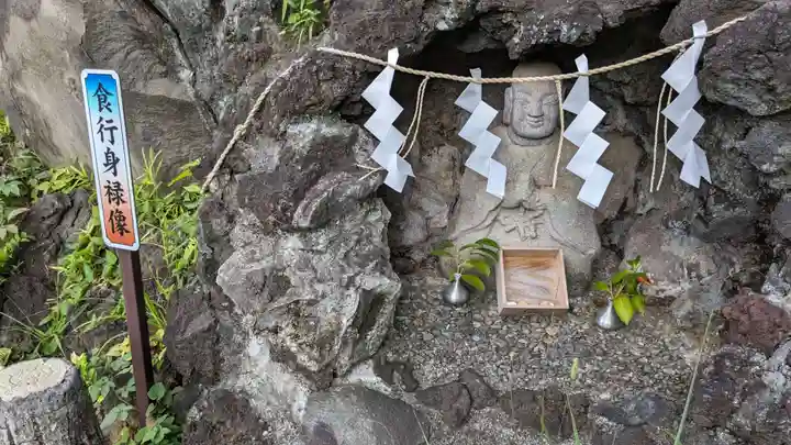 鳩森八幡神社の仏像