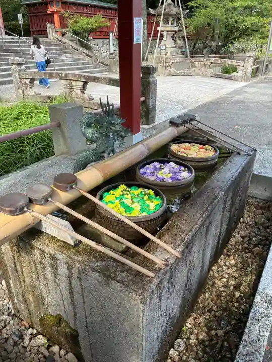津島神社の手水舎