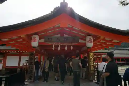 厳島神社の本殿