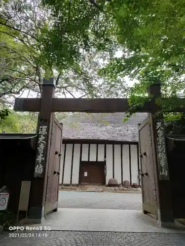 深大寺の山門・神門