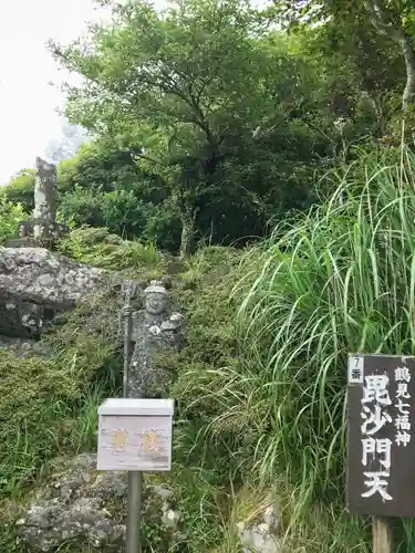 鶴見山上権現一の宮の像