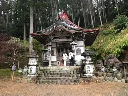 華厳寺の本殿・本堂