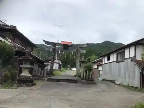 二村神社の鳥居