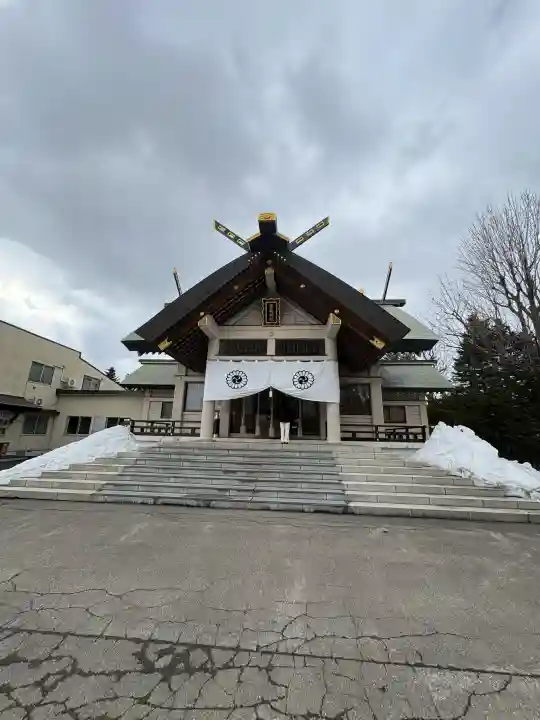 篠路神社の{uncategorized: "未分類", other: "その他", undefined: "問題あり", building: "その他建物", grave: "お墓", sacred_gate: "鳥居", guardian: "狛犬", statue: "像", buddha: "仏像", history: "歴史", nature: "自然", garden: "庭園", animal: "動物", pagoda: "塔", temizu: "手水舎", mountain_gate: "山門・神門", sanctuary: "本殿・本堂", subordinate: "末社・摂社", art: "芸術", scenery: "景色", jizo: "地蔵", ema: "絵馬", goshuin: "御朱印", omikuji: "おみくじ", items: "授与品その他", amulet: "お守り", goshuincho: "御朱印帳", eats: "食事", festival: "お祭り", votive_dance: "神楽", shichigosan: "七五三参", wedding: "結婚式", experience: "体験その他", initially: "初詣", around: "周辺", anti_infection: "感染症対策"}