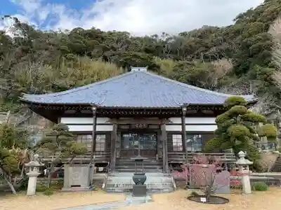覚翁寺の本殿