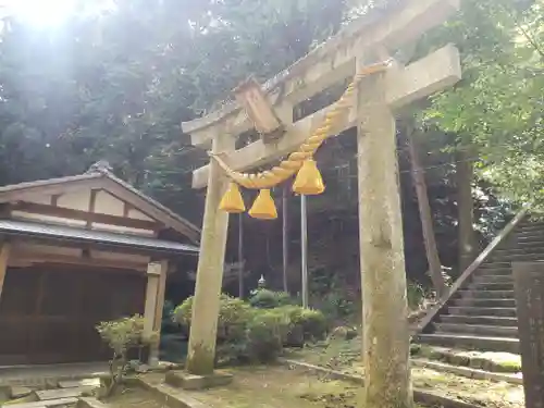 六所神社の鳥居