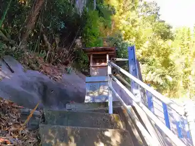 神明社の末社・摂社