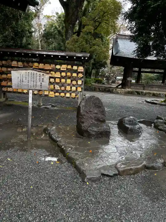 三嶋大社の{uncategorized: "未分類", other: "その他", undefined: "問題あり", building: "その他建物", grave: "お墓", sacred_gate: "鳥居", guardian: "狛犬", statue: "像", buddha: "仏像", history: "歴史", nature: "自然", garden: "庭園", animal: "動物", pagoda: "塔", temizu: "手水舎", mountain_gate: "山門・神門", sanctuary: "本殿・本堂", subordinate: "末社・摂社", art: "芸術", scenery: "景色", jizo: "地蔵", ema: "絵馬", goshuin: "御朱印", omikuji: "おみくじ", items: "授与品その他", amulet: "お守り", goshuincho: "御朱印帳", eats: "食事", festival: "お祭り", votive_dance: "神楽", shichigosan: "七五三参", wedding: "結婚式", experience: "体験その他", initially: "初詣", around: "周辺", anti_infection: "感染症対策"}