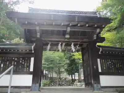 月読神社（松尾大社摂社）の山門・神門