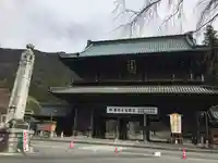 久遠寺の山門・神門