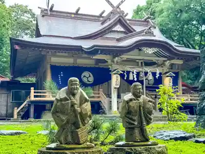 尻岸内八幡神社の像