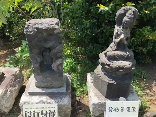 鶴見神社の仏像