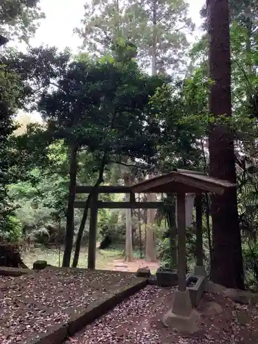 子安大明神の鳥居