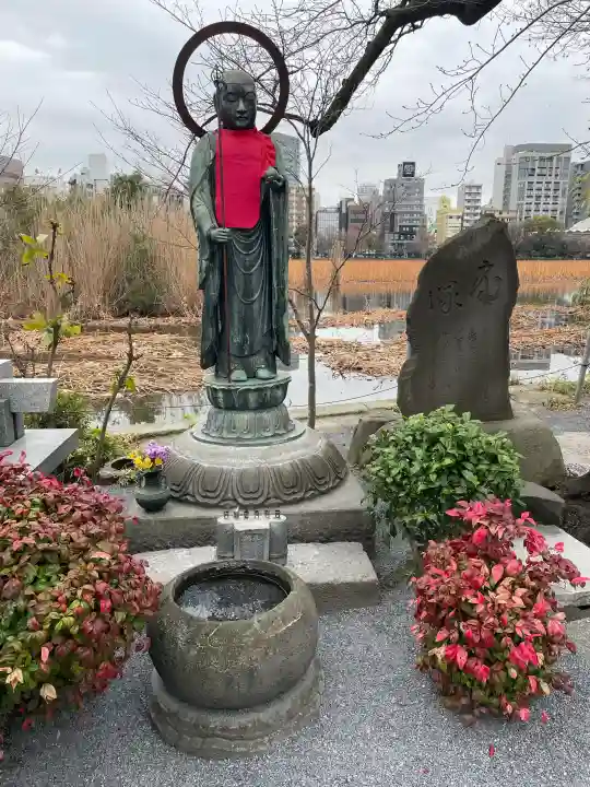 寛永寺不忍池弁天堂の{uncategorized: "未分類", other: "その他", undefined: "問題あり", building: "その他建物", grave: "お墓", sacred_gate: "鳥居", guardian: "狛犬", statue: "像", buddha: "仏像", history: "歴史", nature: "自然", garden: "庭園", animal: "動物", pagoda: "塔", temizu: "手水舎", mountain_gate: "山門・神門", sanctuary: "本殿・本堂", subordinate: "末社・摂社", art: "芸術", scenery: "景色", jizo: "地蔵", ema: "絵馬", goshuin: "御朱印", omikuji: "おみくじ", items: "授与品その他", amulet: "お守り", goshuincho: "御朱印帳", eats: "食事", festival: "お祭り", votive_dance: "神楽", shichigosan: "七五三参", wedding: "結婚式", experience: "体験その他", initially: "初詣", around: "周辺", anti_infection: "感染症対策"}