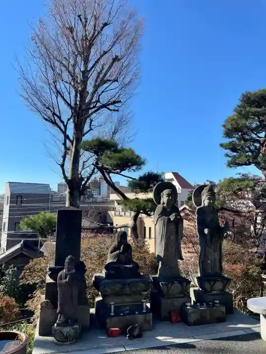 清立院の{uncategorized: "未分類", other: "その他", undefined: "問題あり", building: "その他建物", grave: "お墓", sacred_gate: "鳥居", guardian: "狛犬", statue: "像", buddha: "仏像", history: "歴史", nature: "自然", garden: "庭園", animal: "動物", pagoda: "塔", temizu: "手水舎", mountain_gate: "山門・神門", sanctuary: "本殿・本堂", subordinate: "末社・摂社", art: "芸術", scenery: "景色", jizo: "地蔵", ema: "絵馬", goshuin: "御朱印", omikuji: "おみくじ", items: "授与品その他", amulet: "お守り", goshuincho: "御朱印帳", eats: "食事", festival: "お祭り", votive_dance: "神楽", shichigosan: "七五三参", wedding: "結婚式", experience: "体験その他", initially: "初詣", around: "周辺", anti_infection: "感染症対策"}