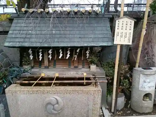 波除神社（波除稲荷神社）の{uncategorized: "未分類", other: "その他", undefined: "問題あり", building: "その他建物", grave: "お墓", sacred_gate: "鳥居", guardian: "狛犬", statue: "像", buddha: "仏像", history: "歴史", nature: "自然", garden: "庭園", animal: "動物", pagoda: "塔", temizu: "手水舎", mountain_gate: "山門・神門", sanctuary: "本殿・本堂", subordinate: "末社・摂社", art: "芸術", scenery: "景色", jizo: "地蔵", ema: "絵馬", goshuin: "御朱印", omikuji: "おみくじ", items: "授与品その他", amulet: "お守り", goshuincho: "御朱印帳", eats: "食事", festival: "お祭り", votive_dance: "神楽", shichigosan: "七五三参", wedding: "結婚式", experience: "体験その他", initially: "初詣", around: "周辺", anti_infection: "感染症対策"}