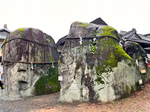 三ツ石神社(岩手県)