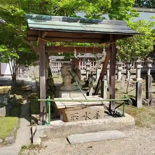 手向山八幡宮の手水舎