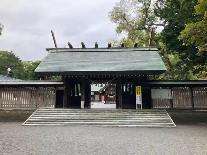 千歳神社の山門・神門